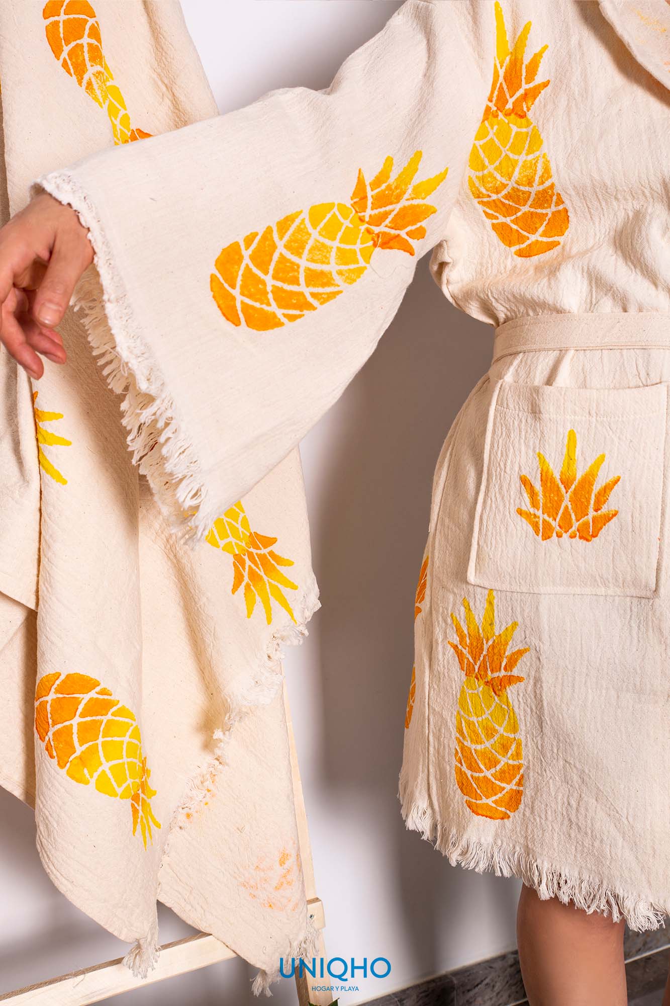 Kimono, Bathrobe, Woodblock Print, Pineapple