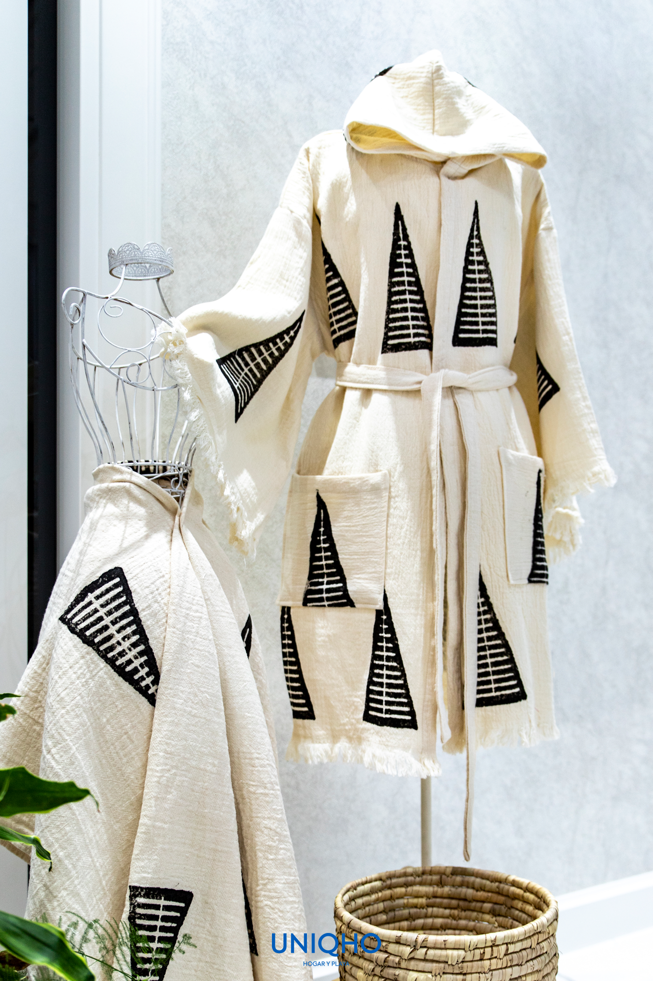 Kimono, Bathrobe, Woodblock Print, Pyramid